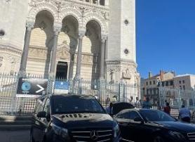 Visitez la ville de lyon en voiture et van avec chauffeur